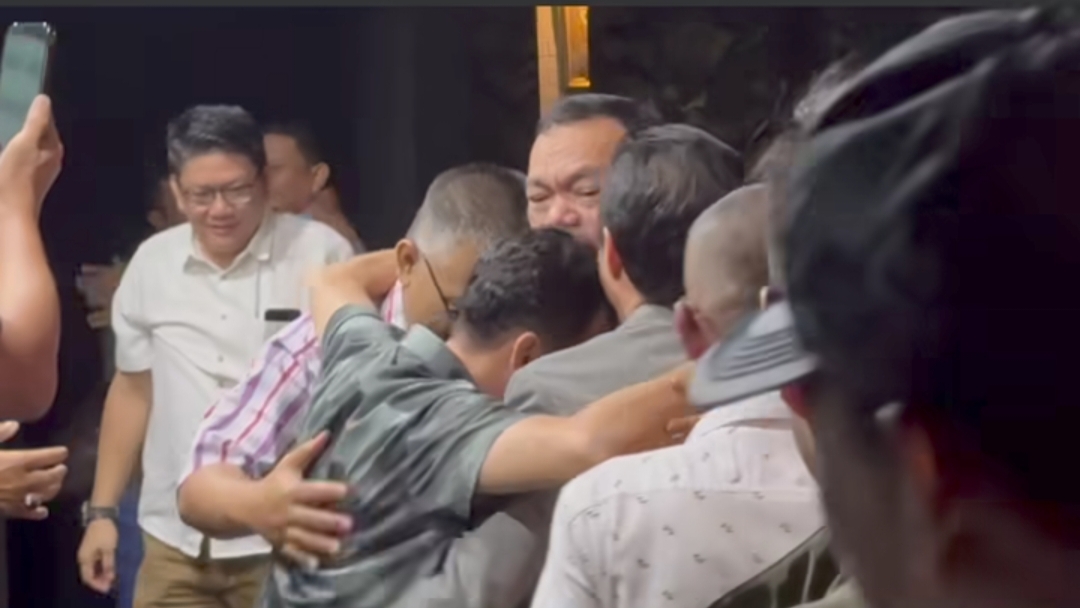 Tangis Joncik-Arifai, Ungkapan Kelegaan Usai MK Putuskan Tolak Gugatan HBA-Henny di Pilkada Empat Lawang