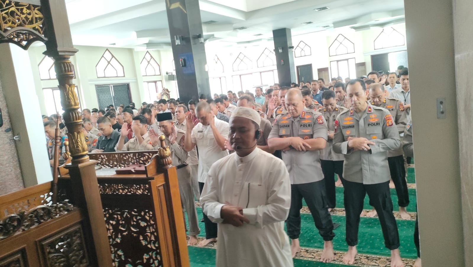 Ikut Berduka, Polda Sumsel Gelar Salat Gaib untuk 3 Anggota Polri Lampung yang Tewas Ditembak