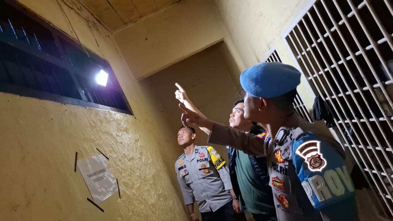 Razia dan Pengecekan Rutin Ruang Tahanan Polsek Indralaya Ogan Ilir, Pastikan Keamanan dan Kesehatan
