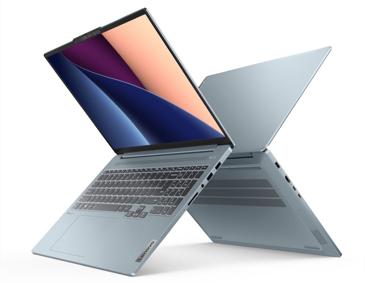 Lenovo Merilis Laptop Terbaru dengan Prosesor Intel Core Ultra dan Fitur Copilot Windows