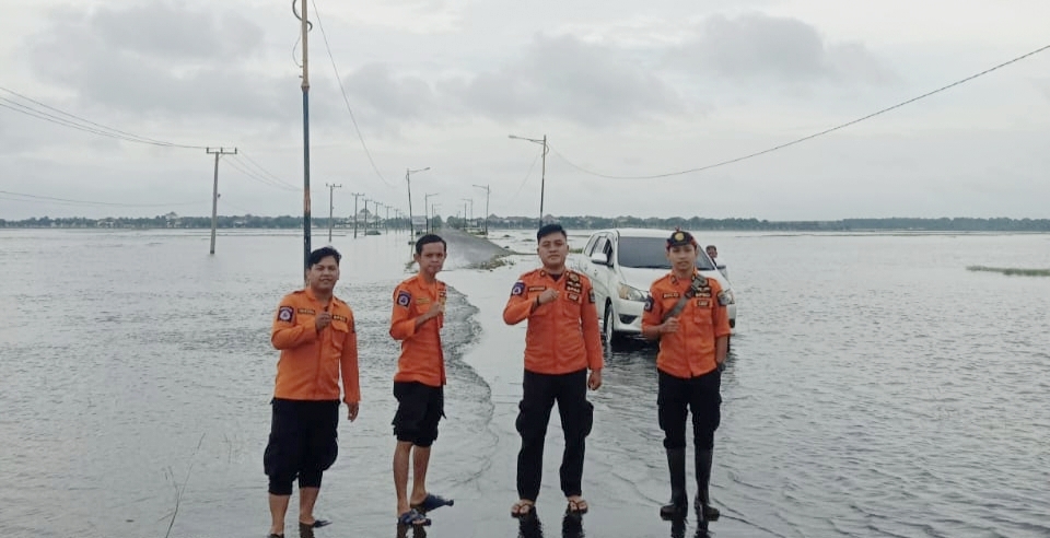 Akses Tanjung Senai Terendam dengan Ketinggian 35 Cm, Dinas PUPR Ogan Ilir Segera Pasang Rambu-Rambu