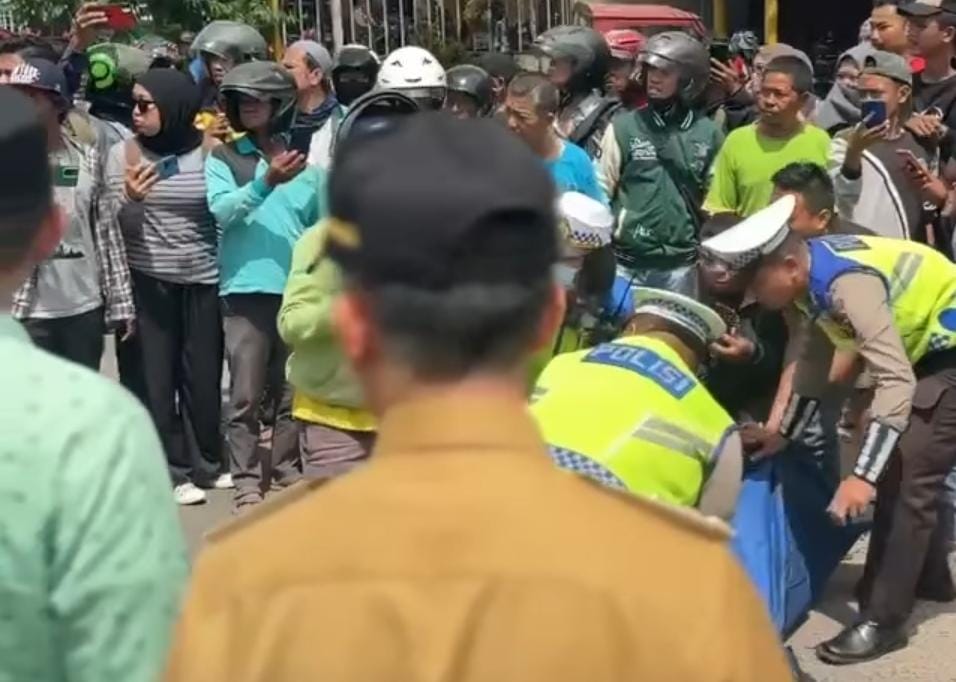 Warga Tumpahkan Kekesalan ke PJ Wali Kota Palembang saat Datangi TKP Kecelakan Maut di Jalan MP Mangkunegara