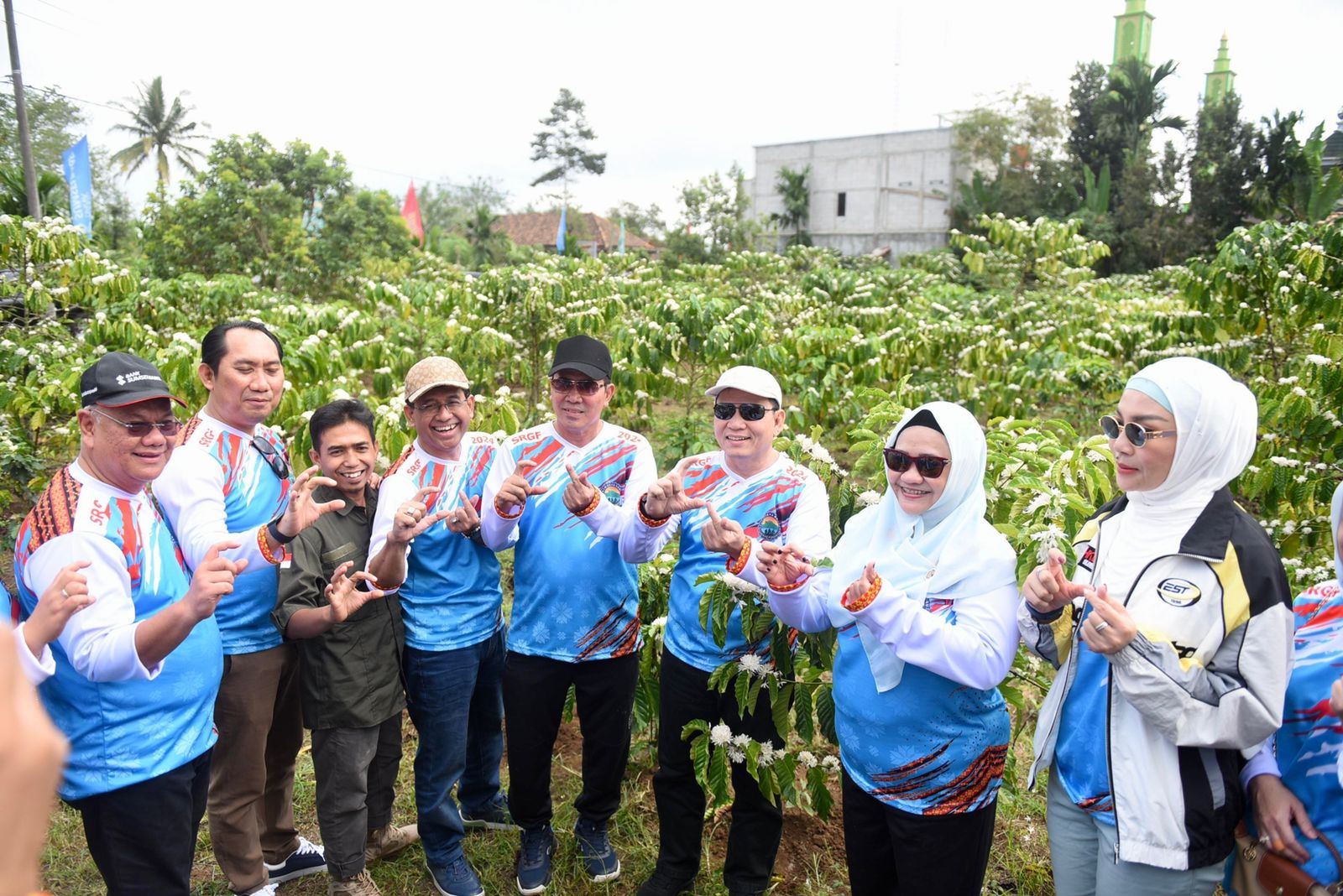 Tinjau Kebon Kopi, Pj Gubernur Sumsel Elen Setiadi Harapkan Kopi Ranau Dikenal Hingga ke Mancanegara