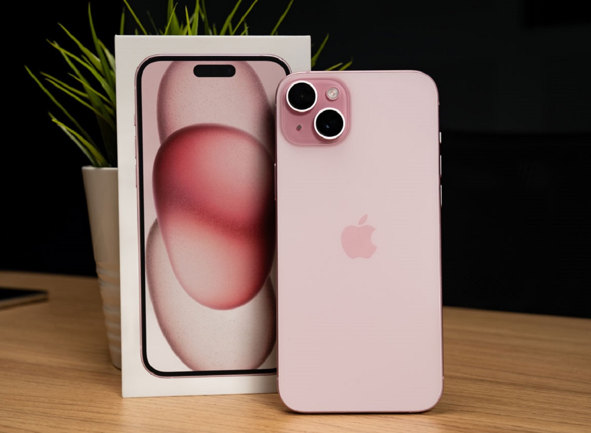iPhone 15 Nyaris Sempurna, Cek Kelebihan Ponsel dengan Bodi Kaca Ini!