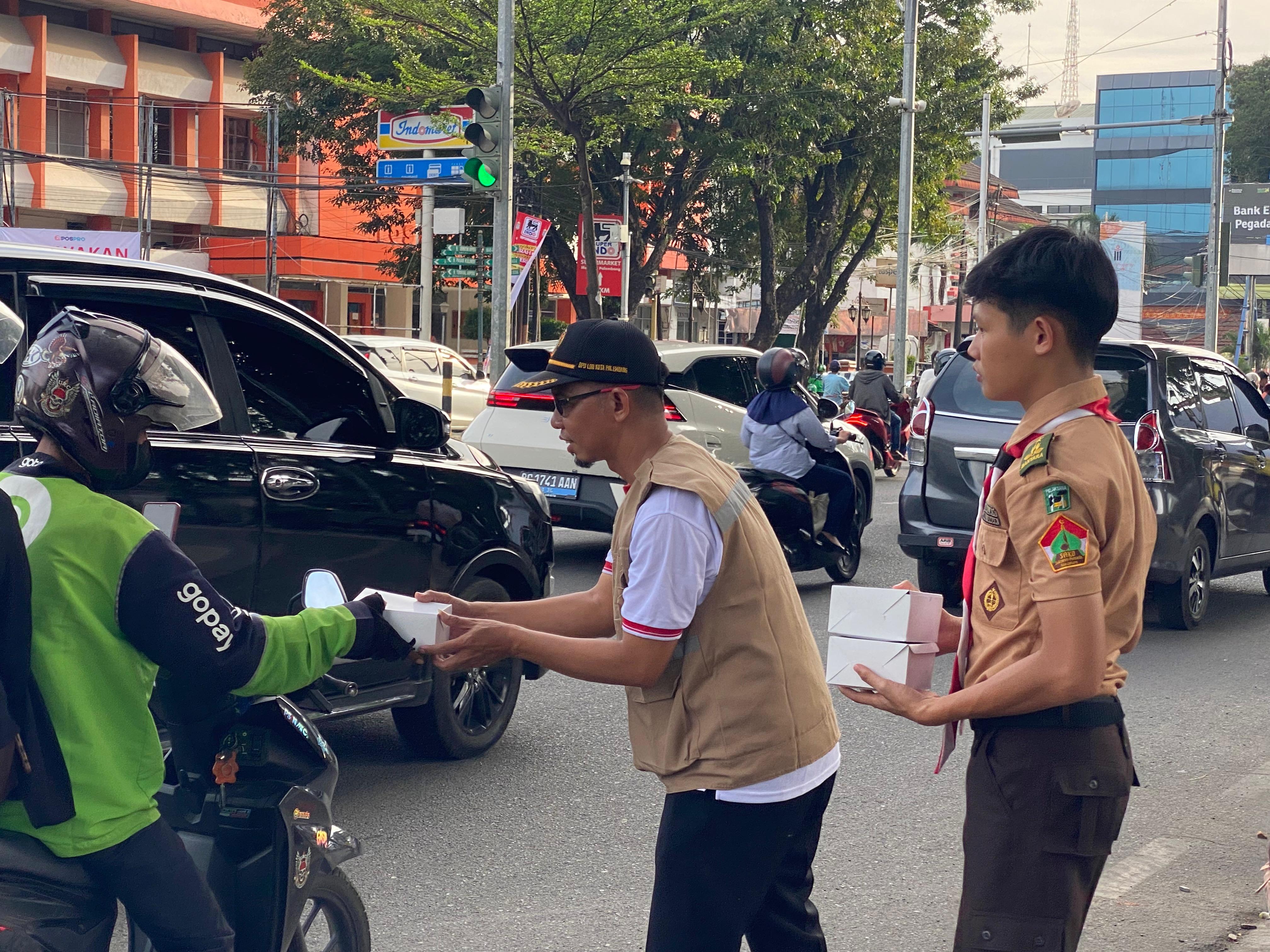 DPW LDII Sumsel Bagikan 1.500 Takjil Gratis di Monpera Palembang, Serentak Se-Sumatera Selatan