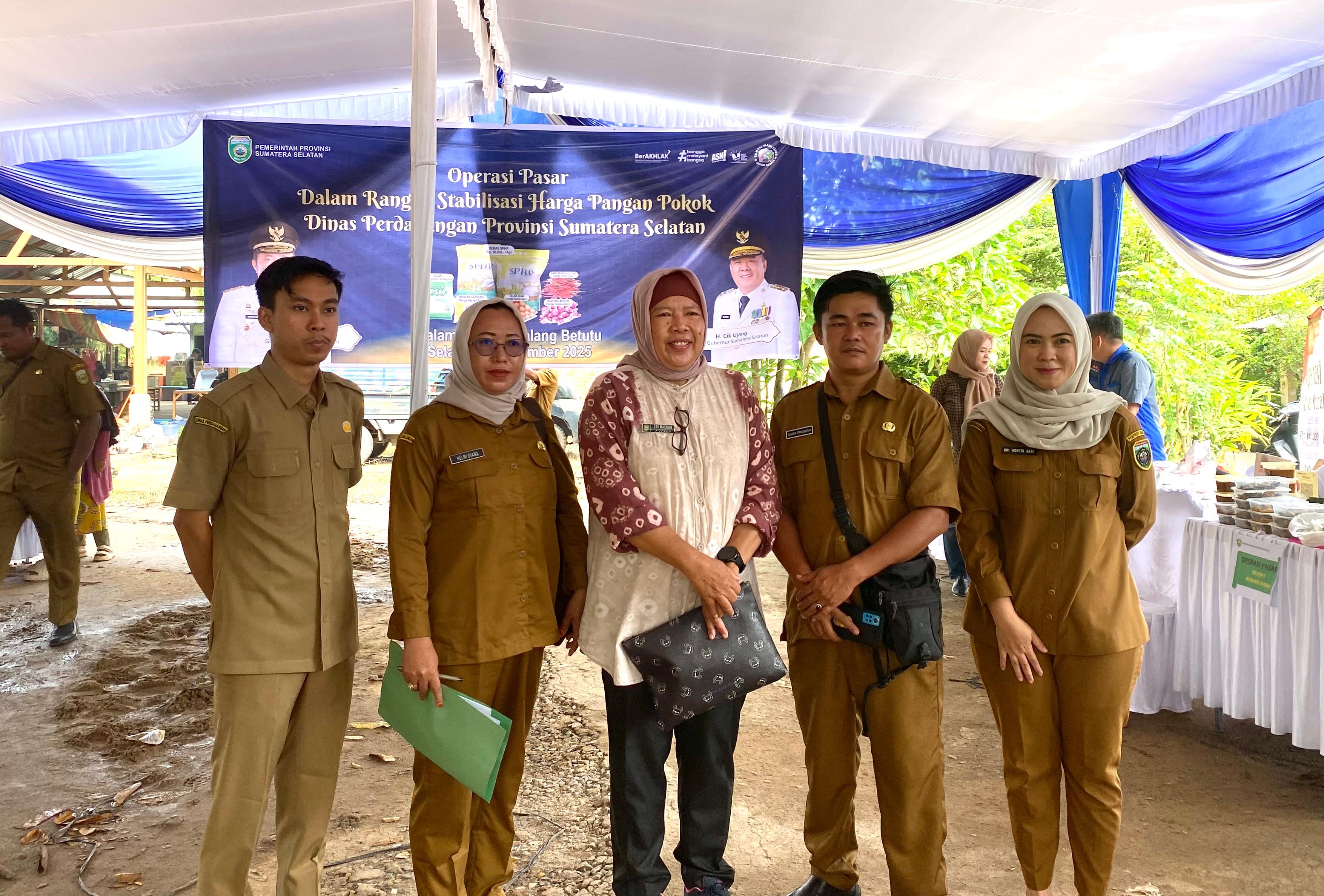 Dinas Perdagangan Sumsel Gelar Operasi Pasar di Pasar Talang Betutu, Harga Komoditas Pangan Lebih Terjangkau 