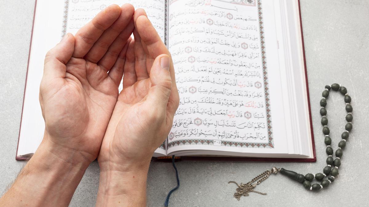 6 Surah Al Quran yang Bisa Dijadikan Sebagai Doa Mustajab Saat Sedang Hadapi Masalah, Dijamin Hati Tenang 