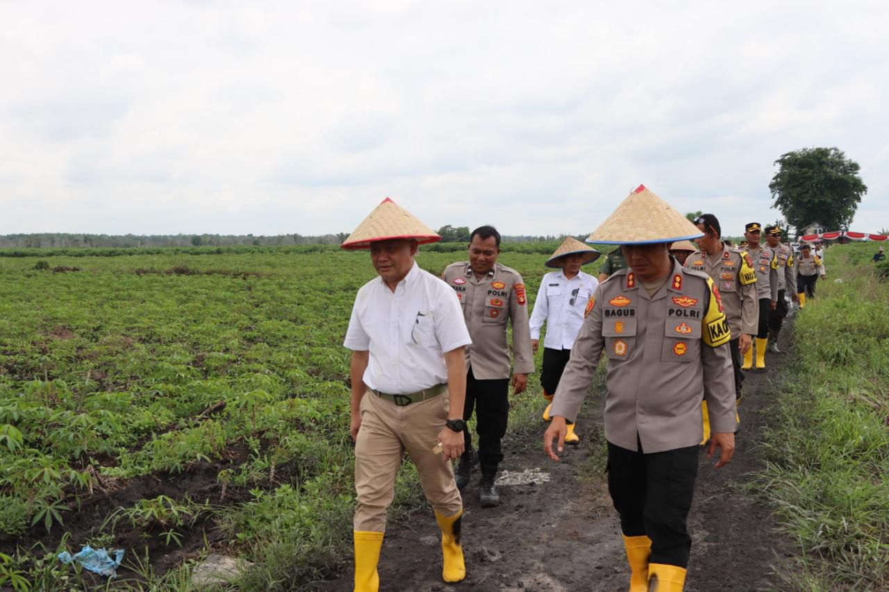 Dukung Program Presiden Prabowo, Forkopimda Ogan Ilir Lakukan Penanaman Bibit Pangan Serentak