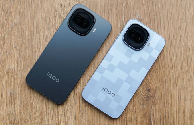 Smartphone iQOO 15R Usung Keunggulan Layar AMOLED dengan Kecerahan 5000 Nits