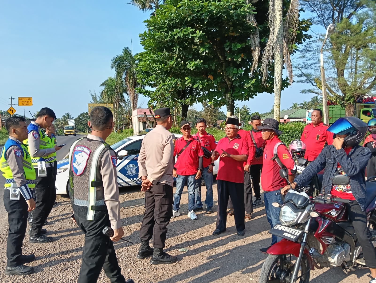 Buruh Kasbi OKI Sampaikan Aspirasi Hari Buruh ke Palembang, Ini Pesan Polsek Teluk Gelam