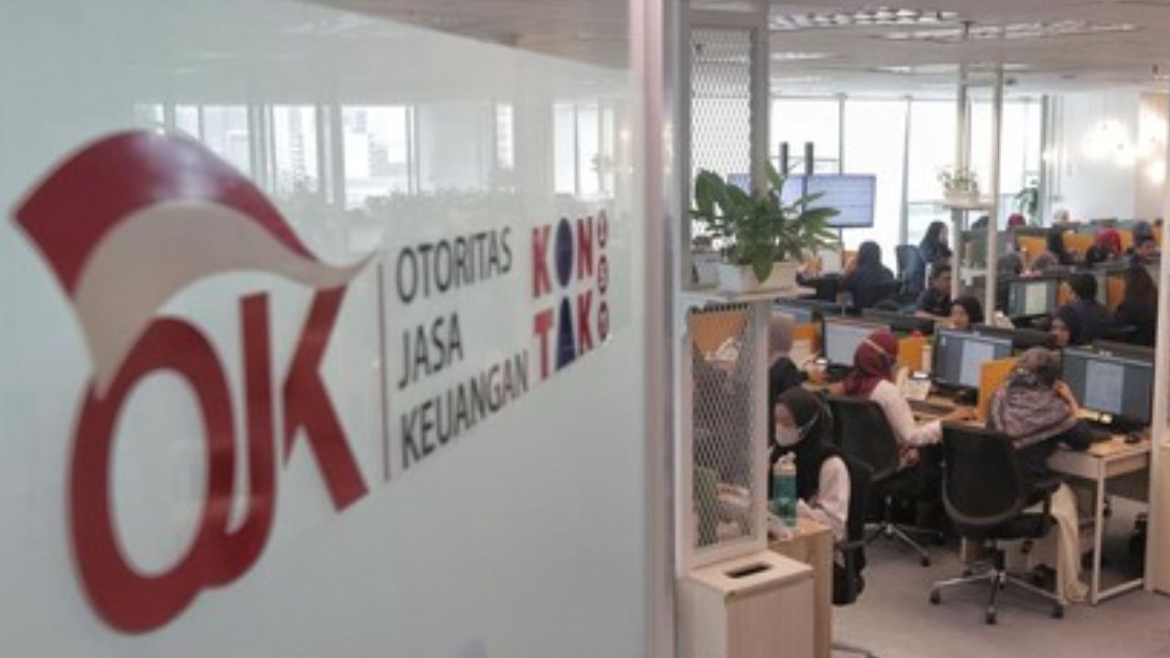 Cara Lapor Pinjol Ilegal yang Sebar Data dan Tenor Lewat WhatsApp: Layanan OJK Solusinya!