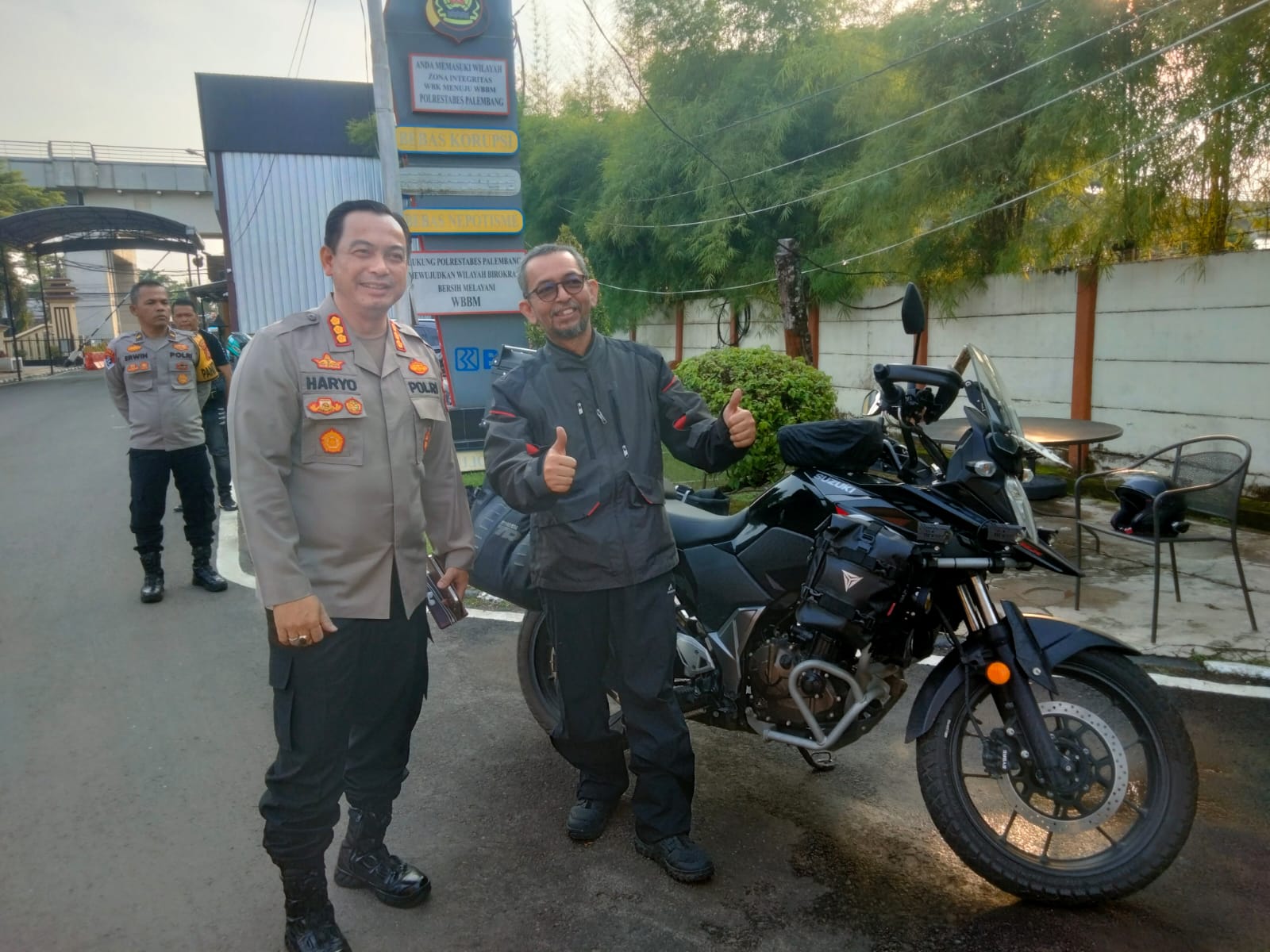Tempuh Jarak 800 Km Bersama Istri, Sultan Cirebon Temui Kapolrestabes Palembang: Suatu Kehormatan 