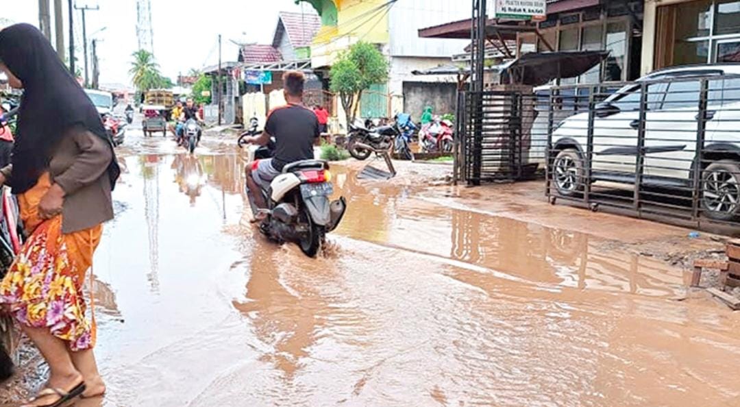 Langganan Banjir, Jalan Simpang Puskesmas Sungai Lilin Akan Ditimbun