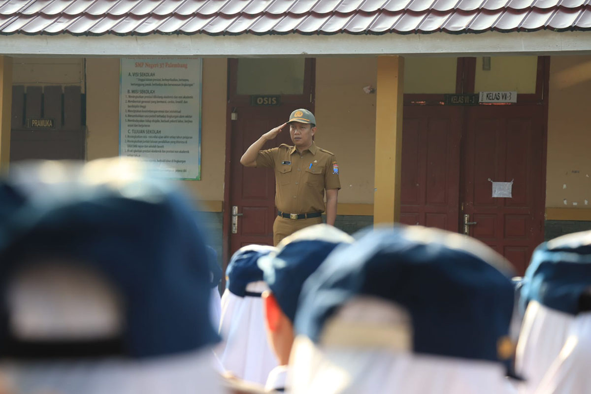 Kadisdik Palembang Ajak Siswa SMPN 37 Raih Sukses di Era Digital