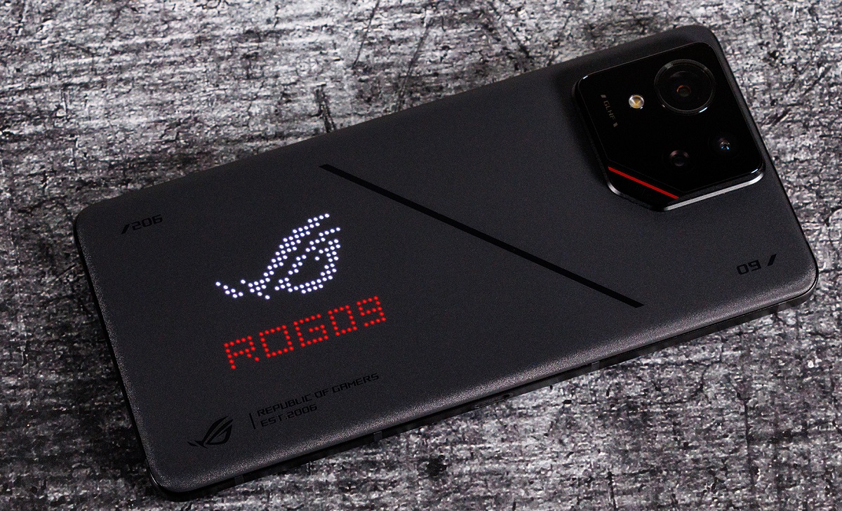 5 Rekomendasi HP Layar AMOLED Resolusi 1,5K Performa Tangguh, Baterai Besar 