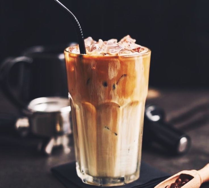 Resep Es Kopi Susu Ala Cafe Bisa Bikin Sendiri Di Rumah, Praktis Banget!  