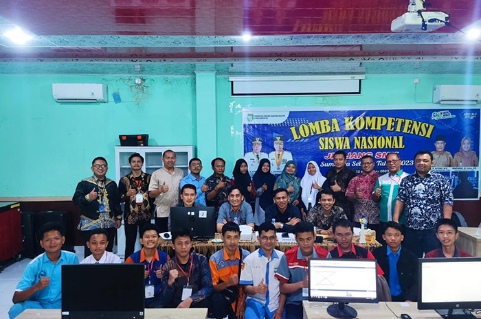 Karyawan PT SBS Ditunjuk jadi Juri LKS SMK Sumatera Selatan Bidang IT Network
