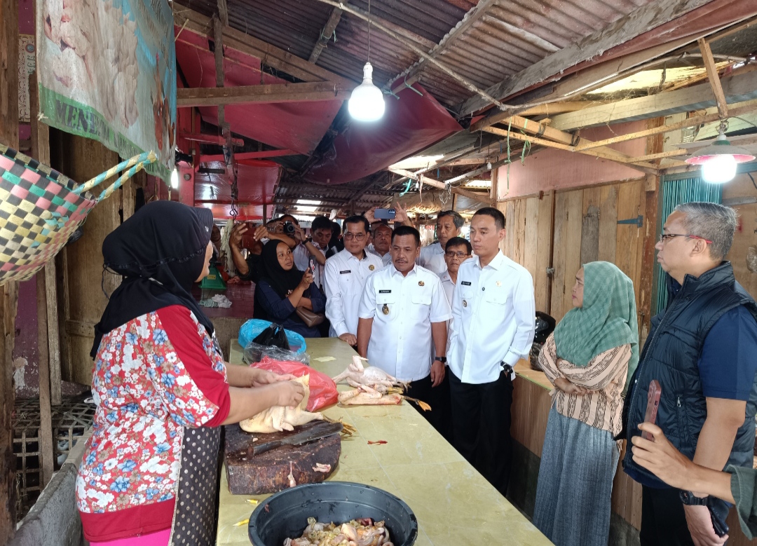 Sidak Pasar, Bupati OKI Pastikan Harga Bapok Masih Wajar 