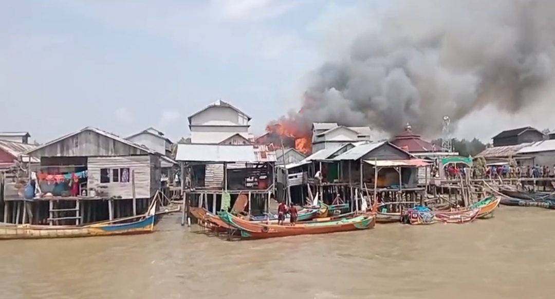 2 Unit Rumah dan Gedung Walet di Desa Simpang Tiga Jaya OKI Hangus Terbakar