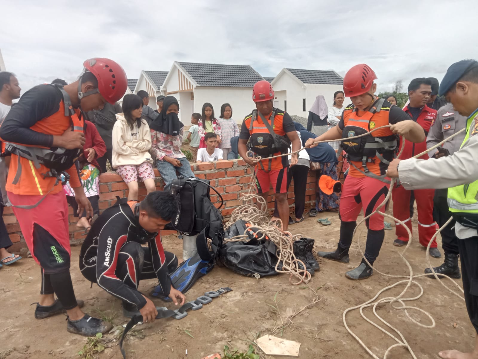 Tim Rescue Basarnas Palembang Cari Bocah Laki-Laki 12 tahun yang Tenggelam di Sungai Borang
