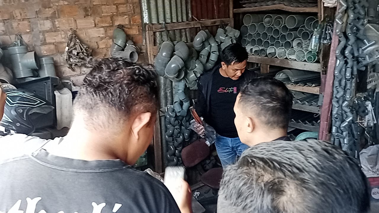 Dipicu Dendam Lama Gegara Tanah Timbunan, Bos Bangunan di Palembang Diserang saat Berada di Toko