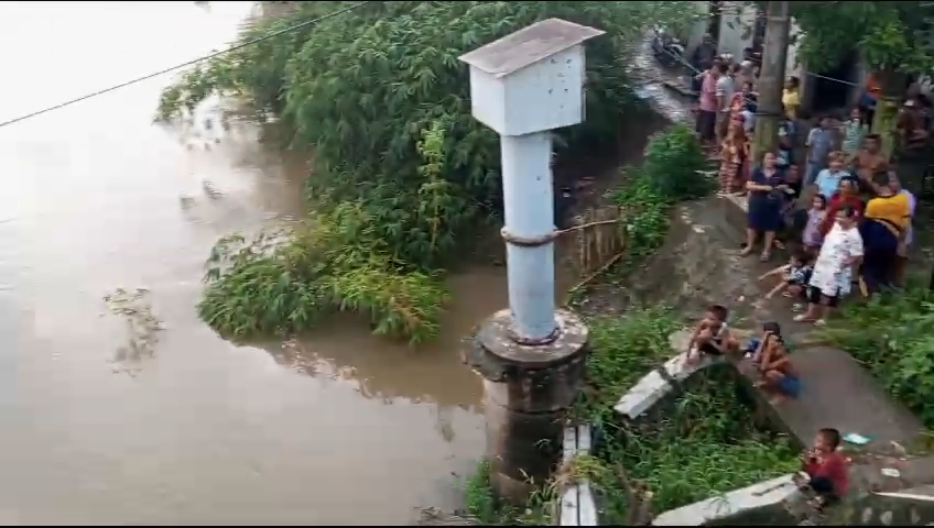 Kernet Mobil Pengangkut Telor Tenggelam di Sungai Tanjung Raja Ogan Ilir, Hingga Kini Belum Ditemukan