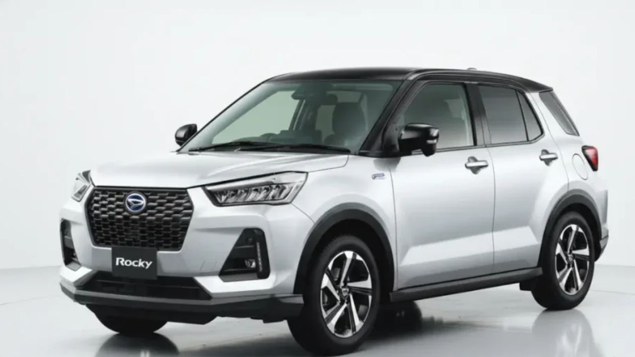 Perbandingan Varian Daihatsu Rocky: Pilih Hemat BBM atau Performa Turbo?