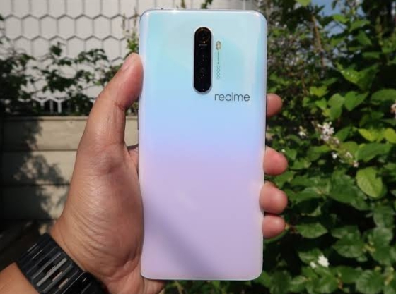 Realme X2 Pro Menawarkan Kombinasi Speaker Stereo dan Teknologi Dolby Atmos 