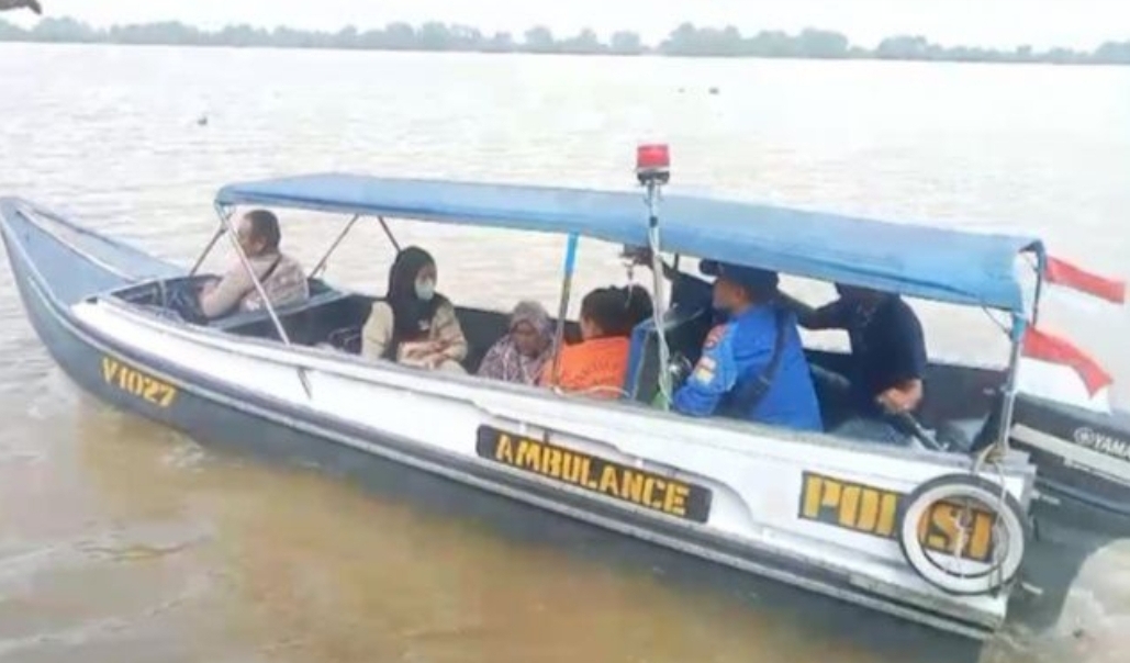 Inovasi Polda Sumsel: Kapal Patroli Disulap Jadi Ambulans Apung