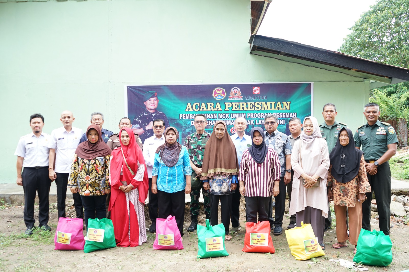 Komitmen TNI Tingkatkan Kesejahteraan Masyarakat, Kodim 0402/OKI Vicon Peresmian RTLH