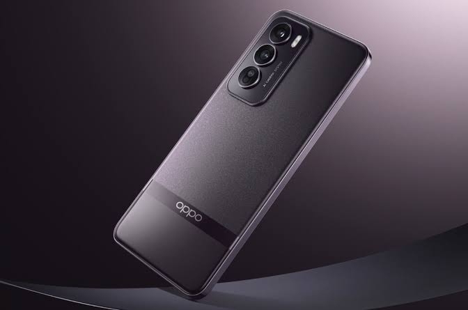 Oppo Reno12 Pro 5G Mengusung Keunggulan Konektivitas Canggih dengan Tampilan Desain Futuristik 