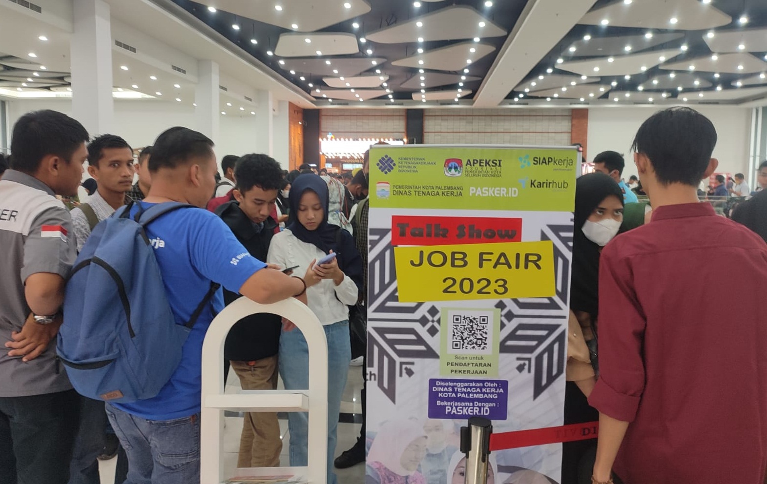 Woww! 10.000 Pelamar Mengikuti Job Fair HUT APEKS ke-23 yang Digelar Disnaker Palembang