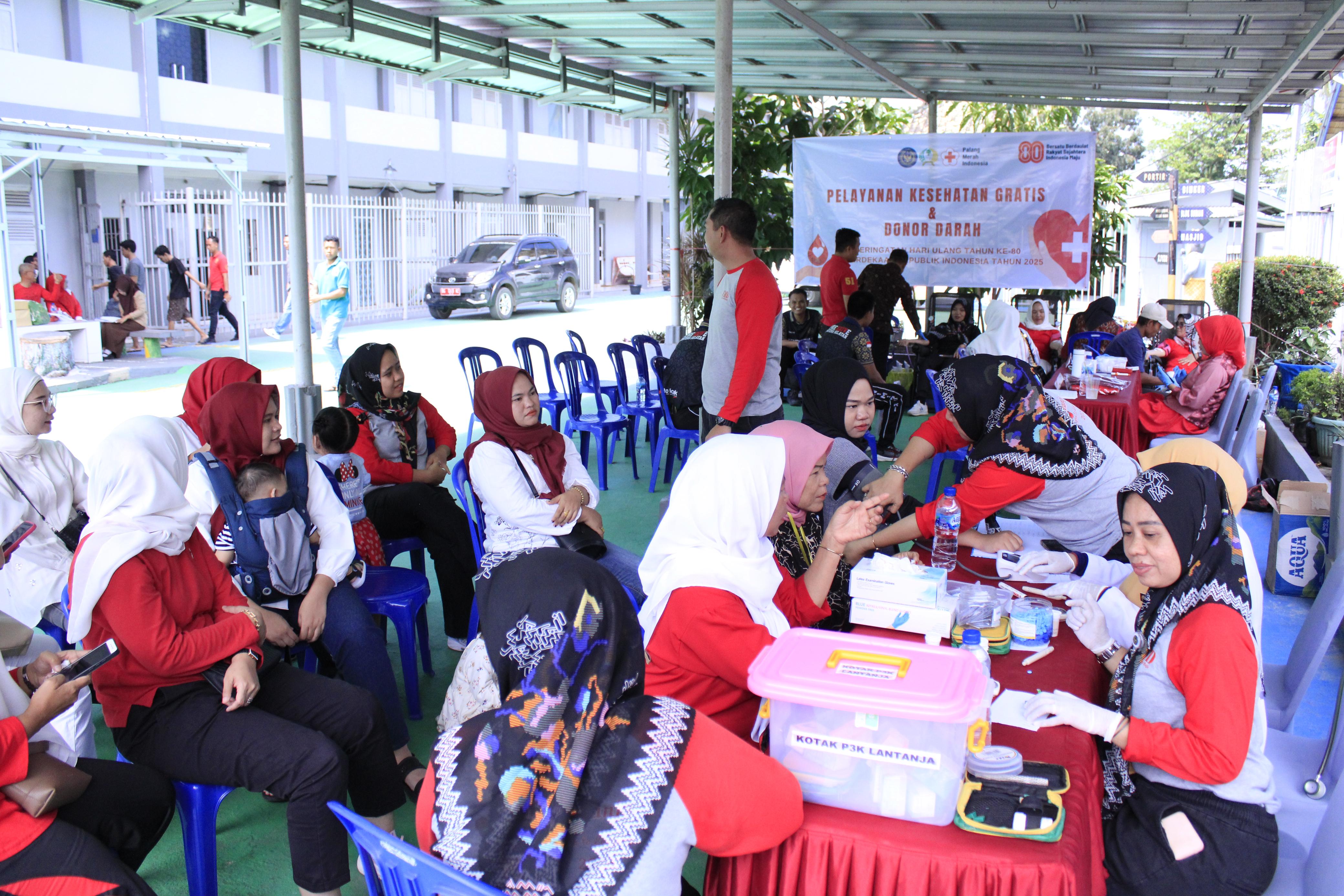 Semarak HUT ke-80 RI, Lapas Tanjung Raja Ogan Ilir Gelar Donor Darah dan Pemeriksaan Kesehatan Gratis