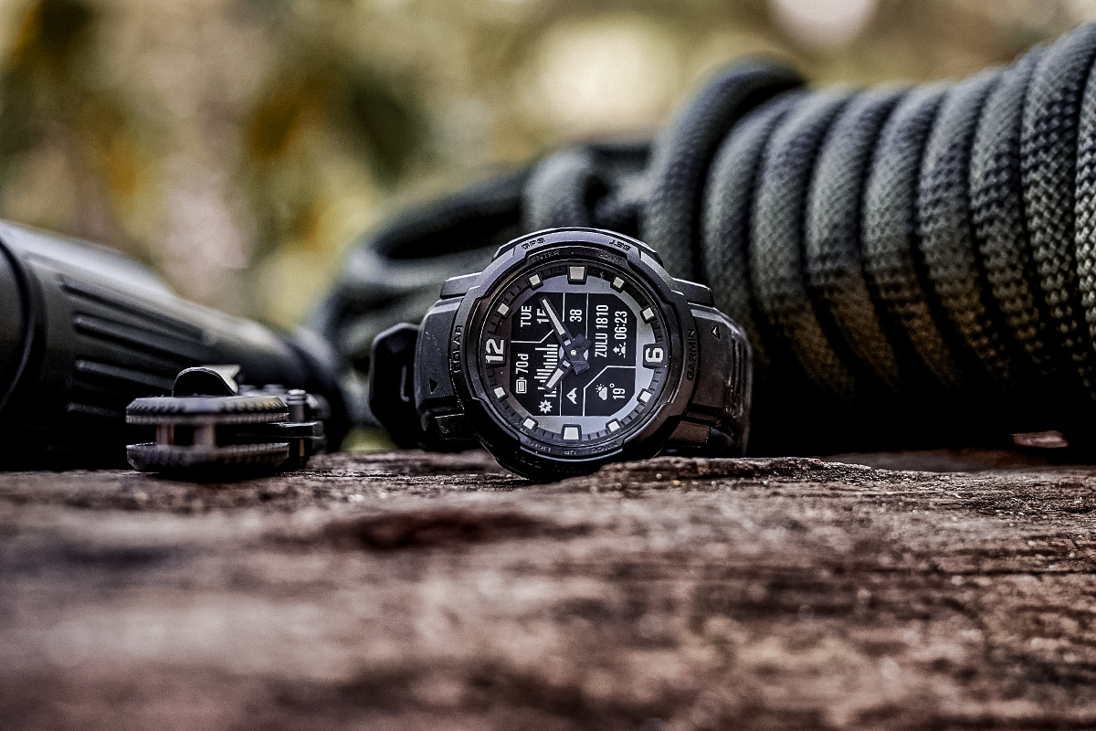 Garmin Instinct Crossover, Smartwatch dengan GPS yang Sekilas Mirip Seperti jam tangan G-Shock