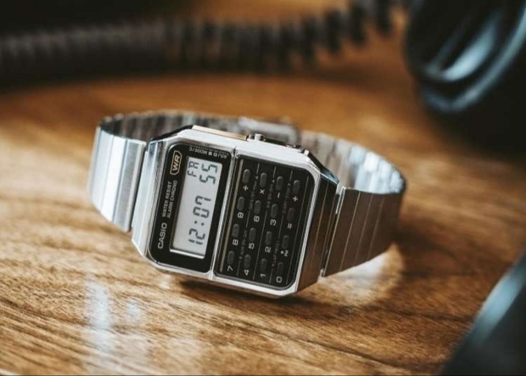 Series Nostalgia, Jam Tangan Favorit  Era 1980-an Casio CA-500 Mendapat Sentuhan Metalik