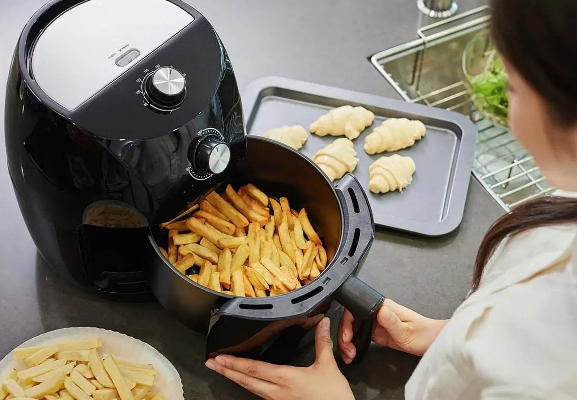 Cara Menggunakan Air Fryer, Berikut Keuntungan Masak dengan Alat Masak Modern Ini