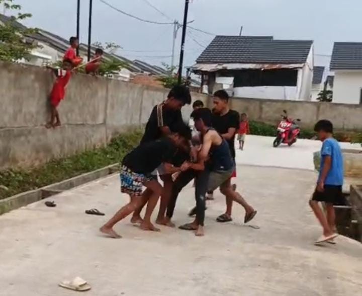 Bantu Anak Dikeroyok Usai Tegur Kelompok Remaja Main Layangan, Ayah di Palembang Malah Ditikam 