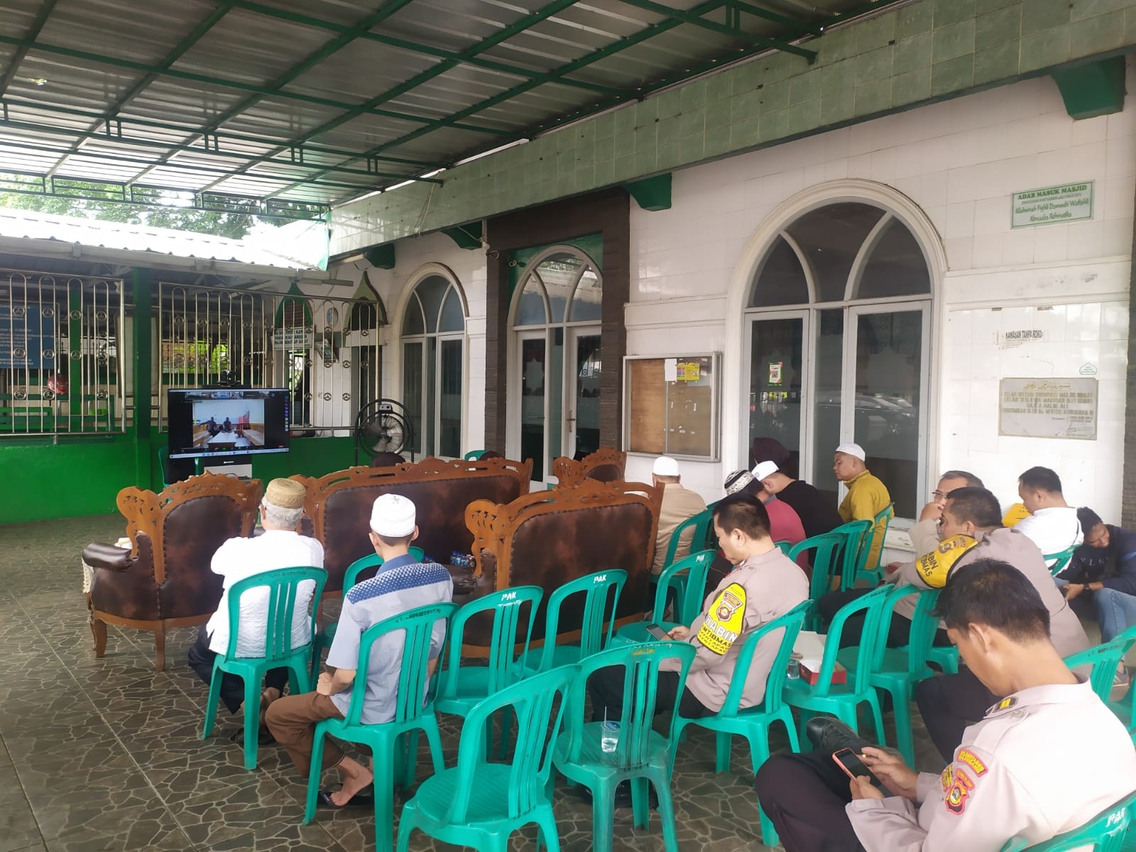 Jaga Kamtibmas Tidak Lupa Beramal, Polsek Kertapati Renovasi Masjid KI Marogan