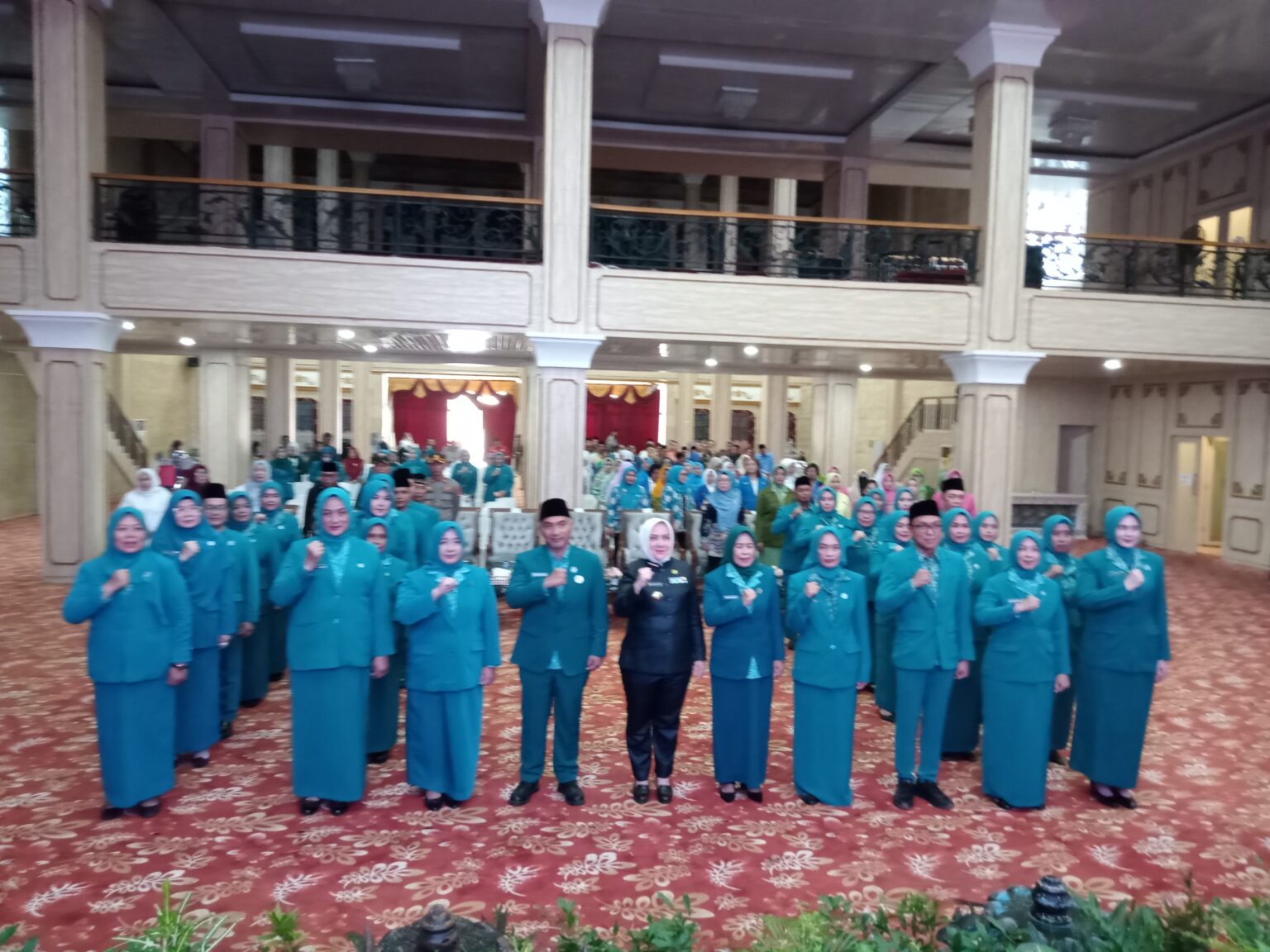 Bupati Ratna Machmud Lantik Pengurus TP PKK dan Forum Perempuan