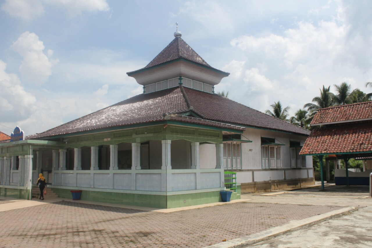 Masjid Raudhatus Sa’Adah Musi Rawas Ternyata Dirancang Presiden Soekarno, Mirip Masjid Jamik Bengkulu