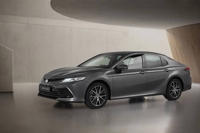 Disematkan Mesin Hybrid, Toyota Camry Tawarkan Performa Tinggi dan Ramah Lingkungan