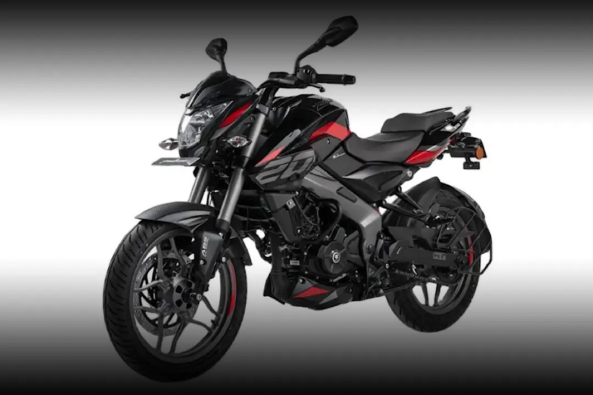 Motor Streetfighter Performa Solid Kawasaki Bajaj Pulsar NS200 Punya Mesin Cairan Pendingin Bertenaga