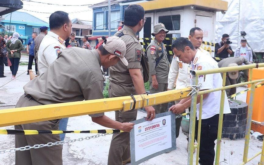 Lahan Parkir Komplek Ruko Rajawali Disegel Pemkot Palembang, Kok Bisa?