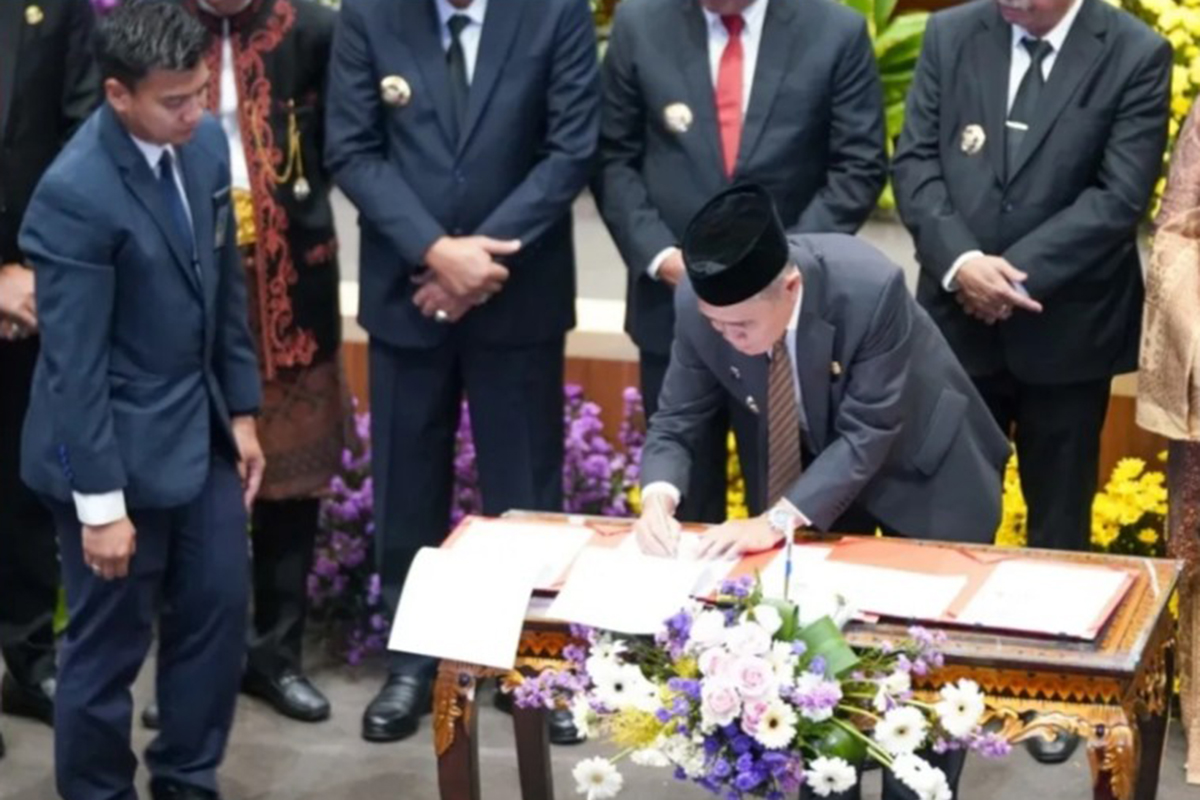 Wabup Ogan Ilir Rapat Paripurna Istimewa DPRD Sumsel HUT ke-79, Tandatangani MoU Program Makan Bergizi Gratis