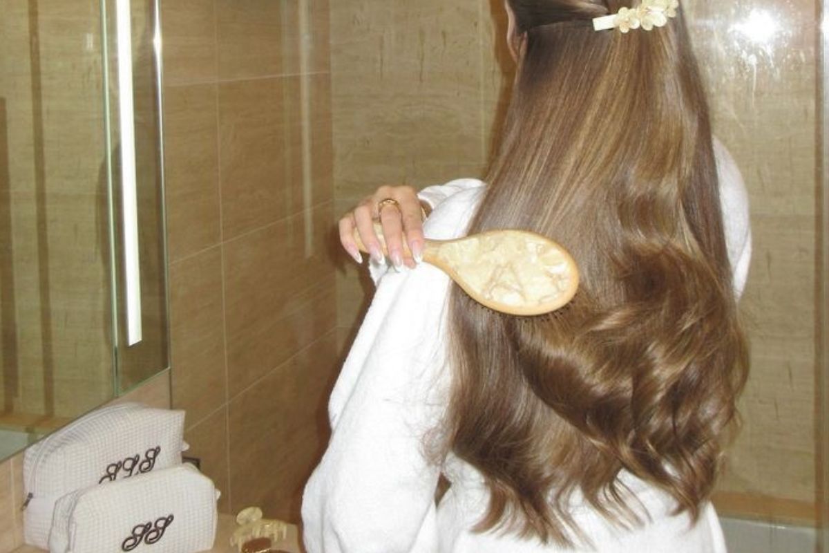 7 Tips Merawat Rambut Agar Tetap Sehat, Kuat, dan Berkilau: Cara Hemat tanpa ke Salon!