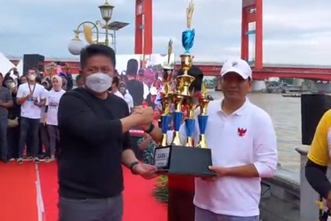 Tim DESDM Sumsel Pertahankan Tahta Juara Lomba Bidar 2022