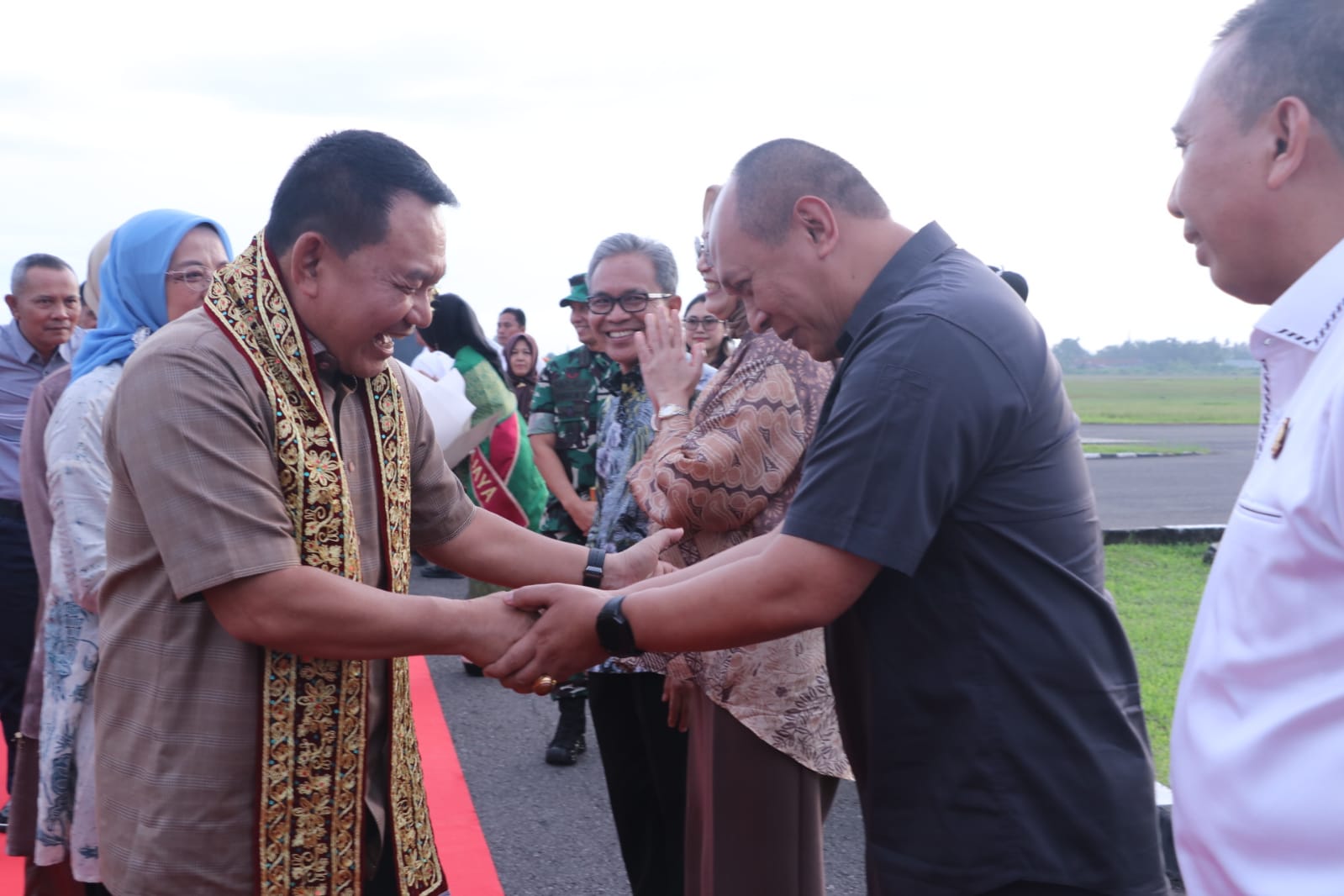 Kunjungan Kerja ke Sumatera Selatan, Jenderal TNI Dudung Abdurachman Disambut Kapolda Rachmad Wibowo