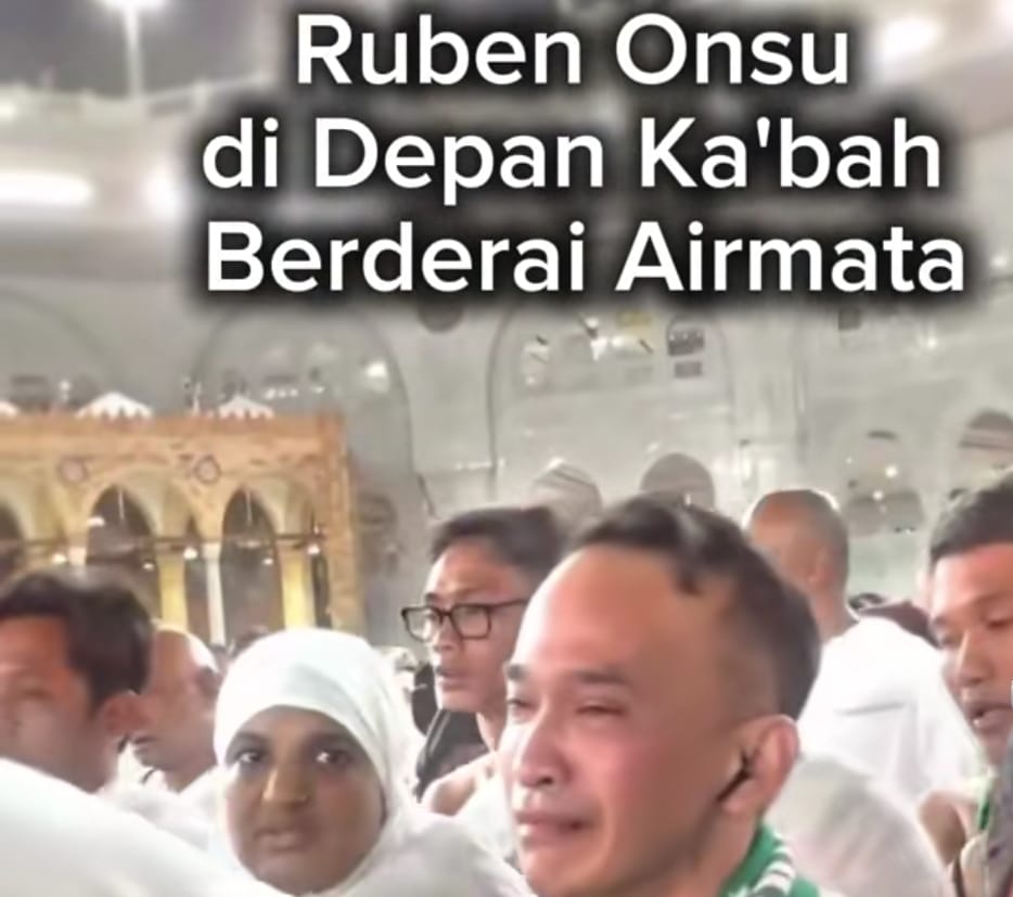 Nikmat Tak Tergantikan! Ruben Onsu Jalani Umrah, Cium Hajar Aswad dengan Tangisan Syukur