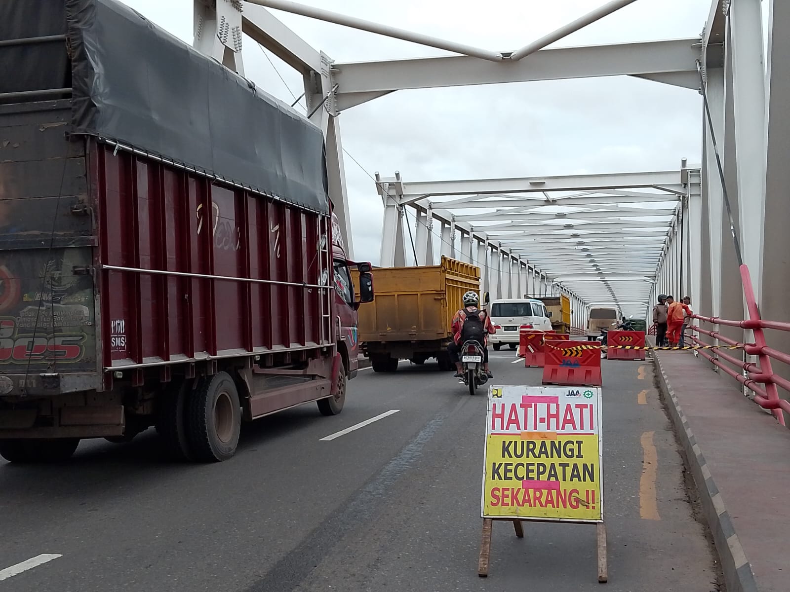  Perbaiki Besi Siku Retak Butuhkan Waktu 3 Hari, Warga Melintas Jembatan Musi 2 Palembang Diminta Waspada 