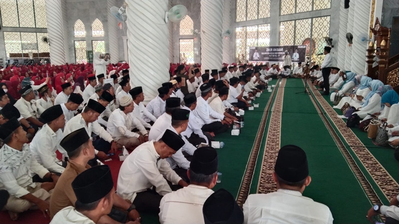 Ribuan Jemaah Ikuti Zikir Akbar Syukuran Kemerdekaan RI